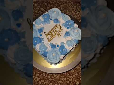 ✨A slice of happiness, frosted in blue & white! 💙🎂 Celebrating sweet moments with this beauty.