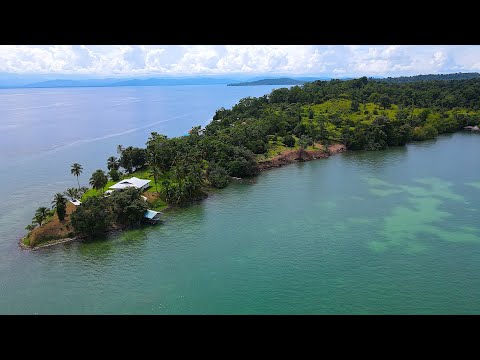 Caribbean oceanfront Home, Move-In Ready with Pool, Boat, and Sustainable Living in Bocas del Toro