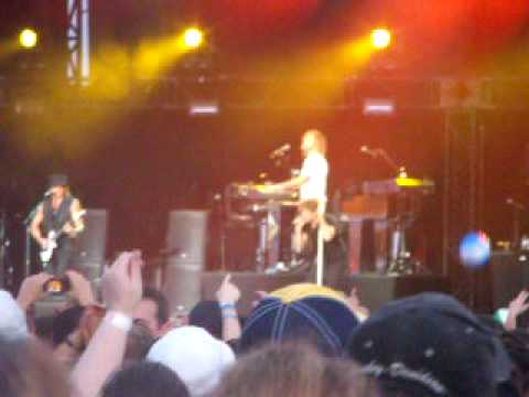 You Give Love A Bad Name - Bon Jovi  Live Moncton 2009