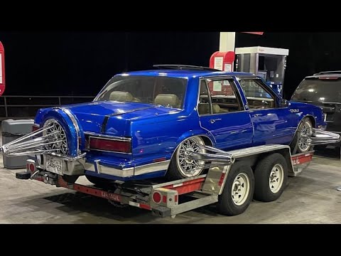 SWANGAS ON SLABS ON LONG WHEELS IN TEXAS (BIG HOLDIN) #cars #swangas #slab #slabcarsofficial 