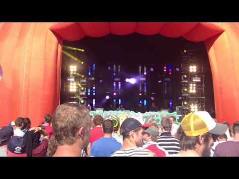 Roskilde 2012 Warmup . Khalazer feat. Steen Rock / Scratchmagic, Apollo Stage. SNIPPET!!
