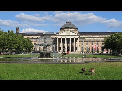 ``Wiesbaden'' antigo resort romano: cidade de fontes termais, vilas e vinho