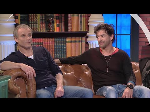 Legendárny rozhovor: Kamarádi do deště Lukáš Vaculík a Sagvan Tofi v Neskoro Večer (2015)