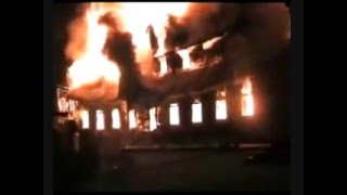 preview picture of video 'Istana Pagaruyung Sumatera Barat Terbakar Part 1'