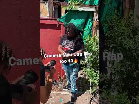 The Camera man can rap too 😅😅