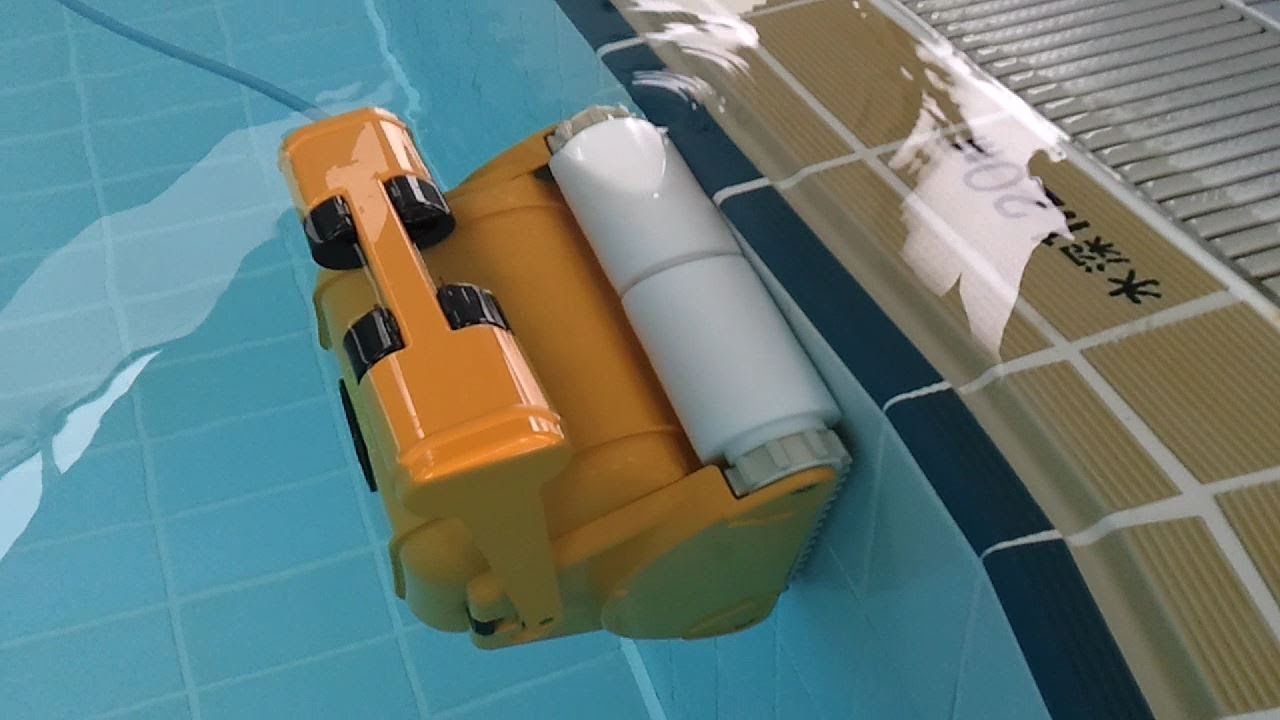 プールロボットならドルフィン | 国内販売台数No.1のプール清掃 プールロボットならドルフィン | 国内販売台数No.1のプール清掃