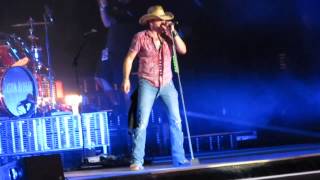 Jason Aldean Shes Country hershey 8-10-13
