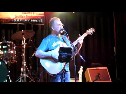 Don Rosenbaum sing Swimming Into Deep Water  during the 1ste Country Promotion Night