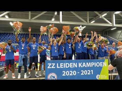 Uitreiking van de beker ZZ Leiden