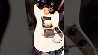 Video thumbnail for Kurt's mod Squier VM Mustang... by Marcelo Durham BR