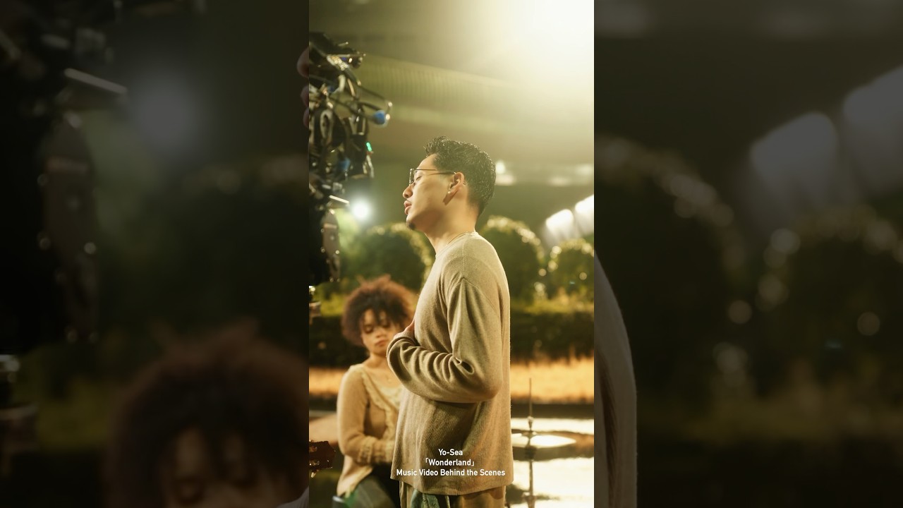 Behind the scenes of “Wonderland” MV.