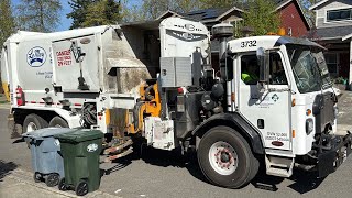 Lemay (WC) Peterbilt 520 Labrie Expert Helping Hand Garbage Truck