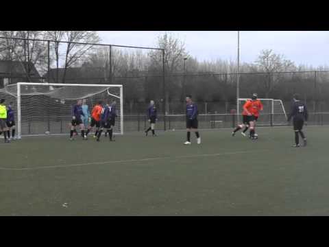 Opjestropdas.nl 5 dec 2015 Vriendenschaar 4 - VV De Meern 8 com 6-2 Doelpunt Peter (3-2)