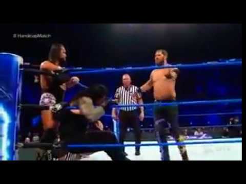 Reigns vs. B-Team - Handicap Match with Special Guest Referee Elias: SmackDown LIVE,