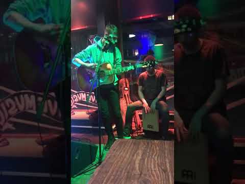 Robert Hampson - I’m On Fire ( Bruce Springsteen Cover) [LIVE @ Burger And Keg Paisley]