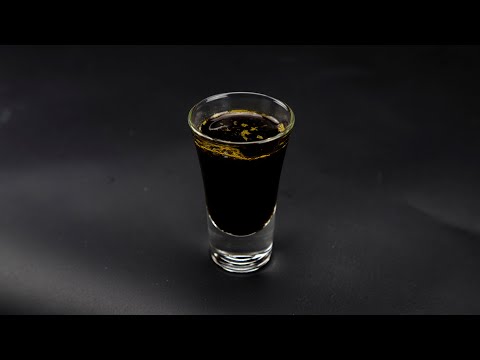 Hausgemachter Kaffeelikör. HAUSBAR