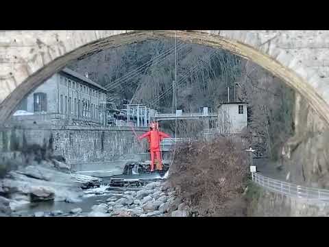 Diavolo appeso al Ponte Romano: via al 116° Carnevale storico di Pont-Saint-Martin