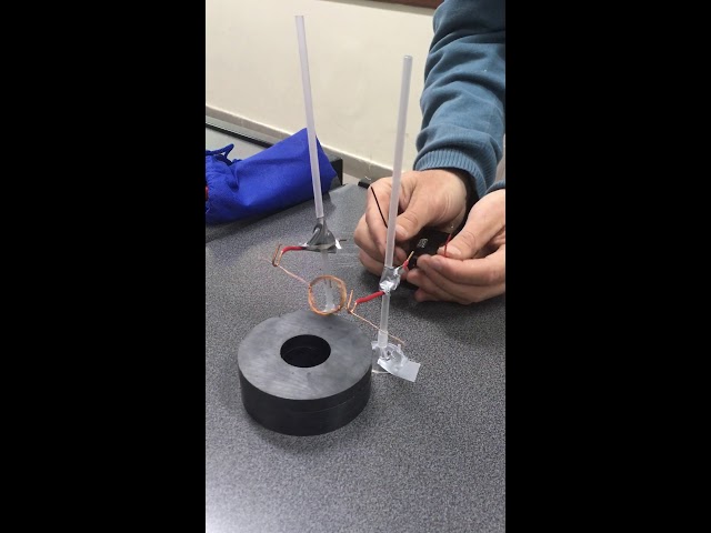 Vídeo relacionado con Electromagnetismo Kit,Circuit y Magnetismo Kits de experimentos,Kits de experimentos de Circuito y magnetismo,98pcs con Instrucciones De Funcionamiento,para Experimento de Ciencia educativa
