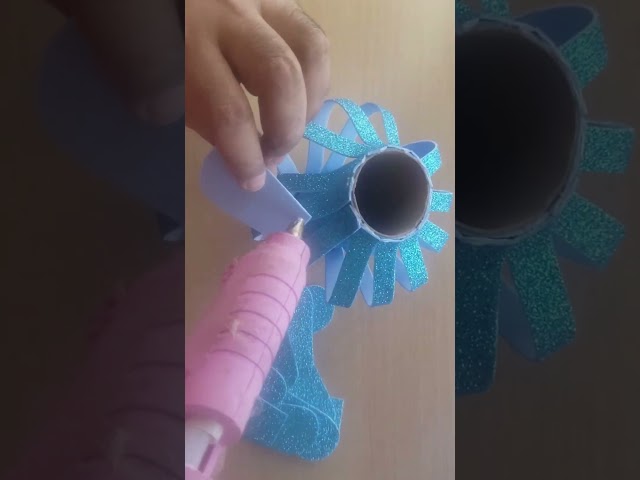 Vídeo relacionado con QIN 2021 Pendientes Divertidos 3D Roll Paper Works Earl Anillos Creativos Toodika Tachuelas de Papel Higiénico para Mujeres