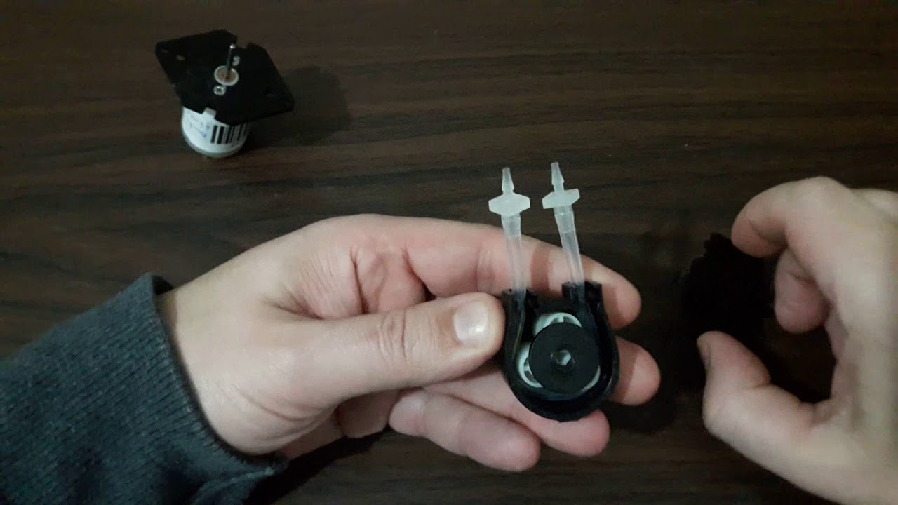 Mini bomba peristaltica con Arduino