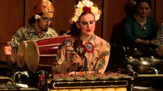 Download lagu Javanese Gamelan Ensemble - Pelog Barang - Singa Nebah (The Pouncing Lion) mp3