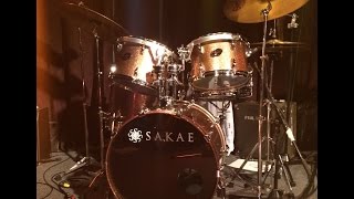 Sakae Almighty - tuning at the gig.