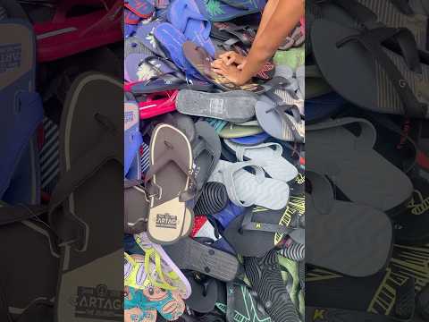 Feira de Umburanas hoje !! Com entrega do prefeito Fabrício essas sandálias por $5