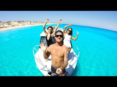 NO RECEPTION NO WORRIES Remote Spearfishing Catch And Cook With The Girls - Ep 56