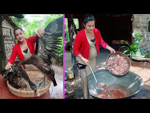 Country style cook sweet and sour duck soup - Cooking with Sreypov