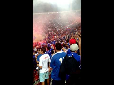 "La hinchada del bulla es un carnaval" Barra: Los de Abajo • Club: Universidad de Chile - La U