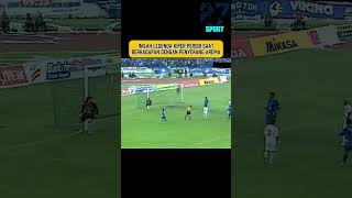 Download lagu This is the legend of Persib's goalkeeper when facing Arema's attacker #persib #arema #liga1indon... mp3