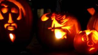 preview picture of video 'Pumpkin carving timelapse'