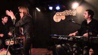 VIRGINIA LABUAT EN COSTELLO 2012 - 18 CIRCUS