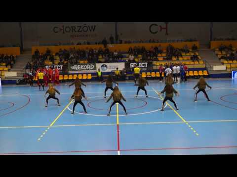 GRUPA POKAZOWA JUST DANCE - ekstraklasa futsalu - mecz Clearex Chorzów vs Red Dragons Pniewy