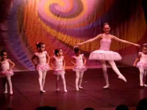 Coreografia Cor-de-Rosa - Espetáculo Lápis de Cor