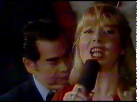 Mira Peić - KROZ POLJE IDU CIGANI Ciganska Tabor (uživo)