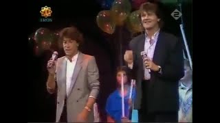 HAMMOND &amp; WEST. [GIVE A LITTLE LOVE ] (1986)