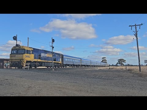 5AM8 JBRE The Overland (NR102, 8V), Adelaide to Melbourne, 1407, 15/5/25, Dooen VIC