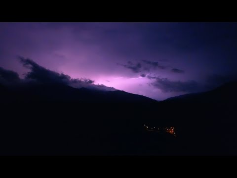 Gewitter und Blitze über Ghiare di Berceto (Val di Taro)