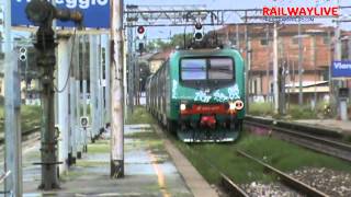 preview picture of video 'FS Vivalto train terminates at Viareggio Station (HD)'