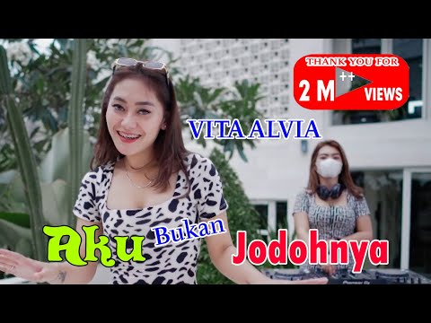 VITA ALVIA - AKU BUKAN JODOHNYA (Official Music Video SEKAWAN RECORD)