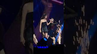 Download lagu Jisoo hugs and kisses in Macau #jisoo #jichuu #jisooblackpink #kimjisoo #copyright #blackpink mp3