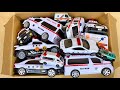 Toy Box Ambulance Miniature Car And Tomica Police Car Run On The Slope Sound The Siren And Run