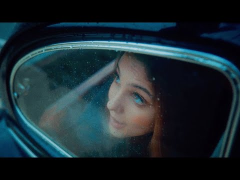 Laura Stangl - Modo Avión (Official Video)