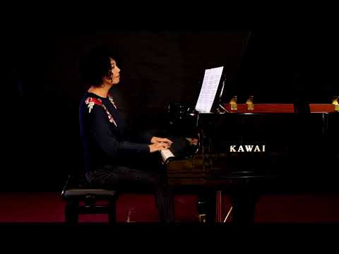 Rebikov Christmas Tree Waltz, performed by Chenyin Li