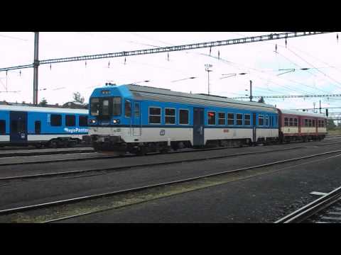 Odjezd vlaku R 1193 (ČD 843.014 "Koťátko II", zpoždění 8 min) - Chomutov, 25. 6. 2013