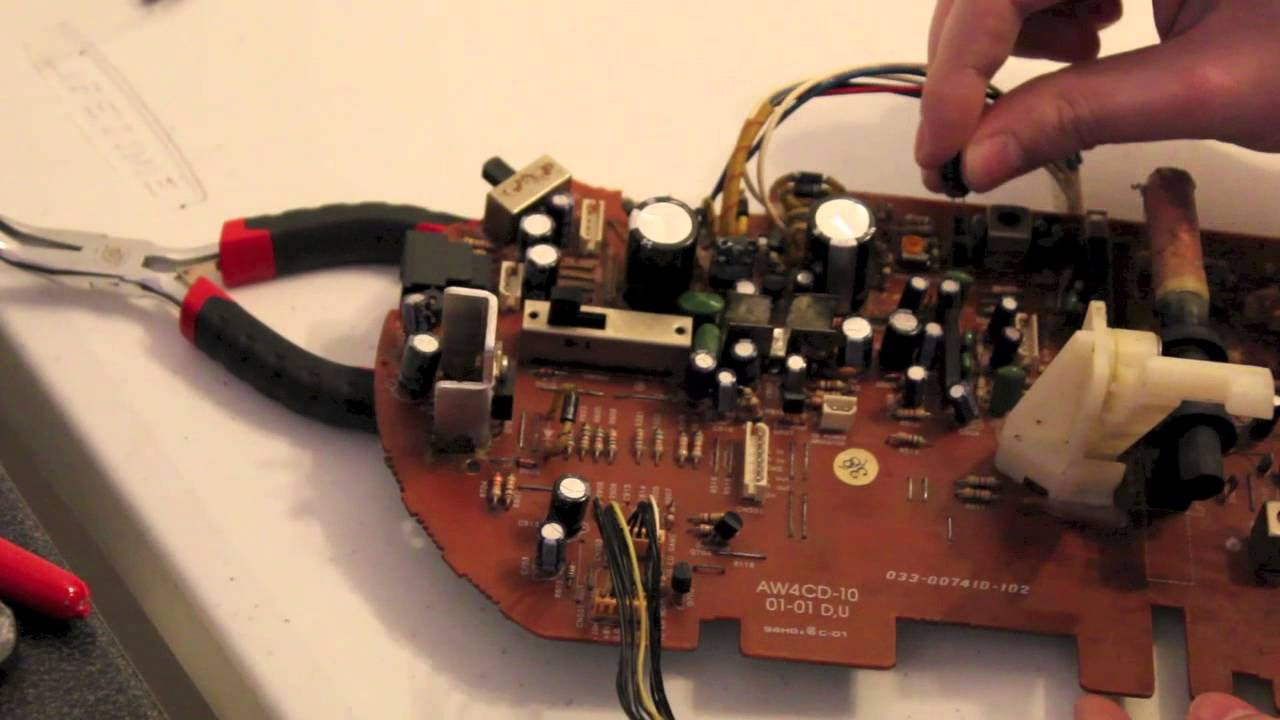 Aiwa Sega Mega-CD CSD-GM1 01-01 Mainboard (Part 1: Capacitor Replacement)