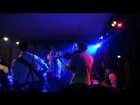 Balkan Madness - Papirosen, live @ Världens största musikfestival, Pub 19 Uppsala 2015