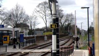 preview picture of video 'Spoorwegovergang Lievelde (Lichtenvoorde- Groenlo) Railroad/Level Crossing'
