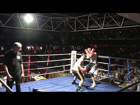 Classic IBA Boxing - Rocky Muscas v Brett Saggs - Old School Fight!